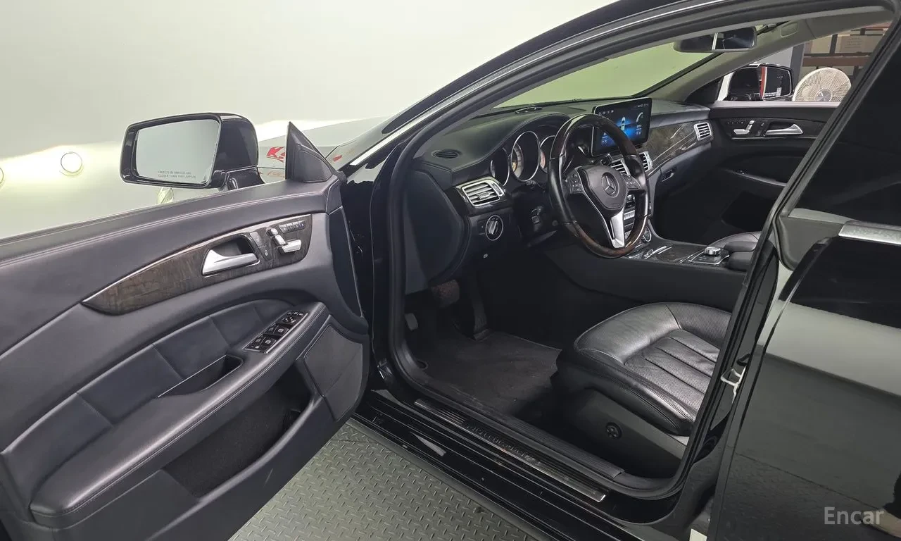 Mercedes-Benz CLS 350 AIRMATIC | ПОДГРЕВ | ОБДУХ | ПАНОРАМА, снимка 6 - Автомобили и джипове - 54884810