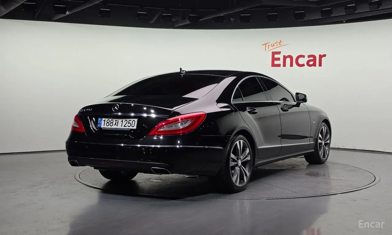 Mercedes-Benz CLS 350 AIRMATIC | ПОДГРЕВ | ОБДУХ | ПАНОРАМА, снимка 3 - Автомобили и джипове - 54884810