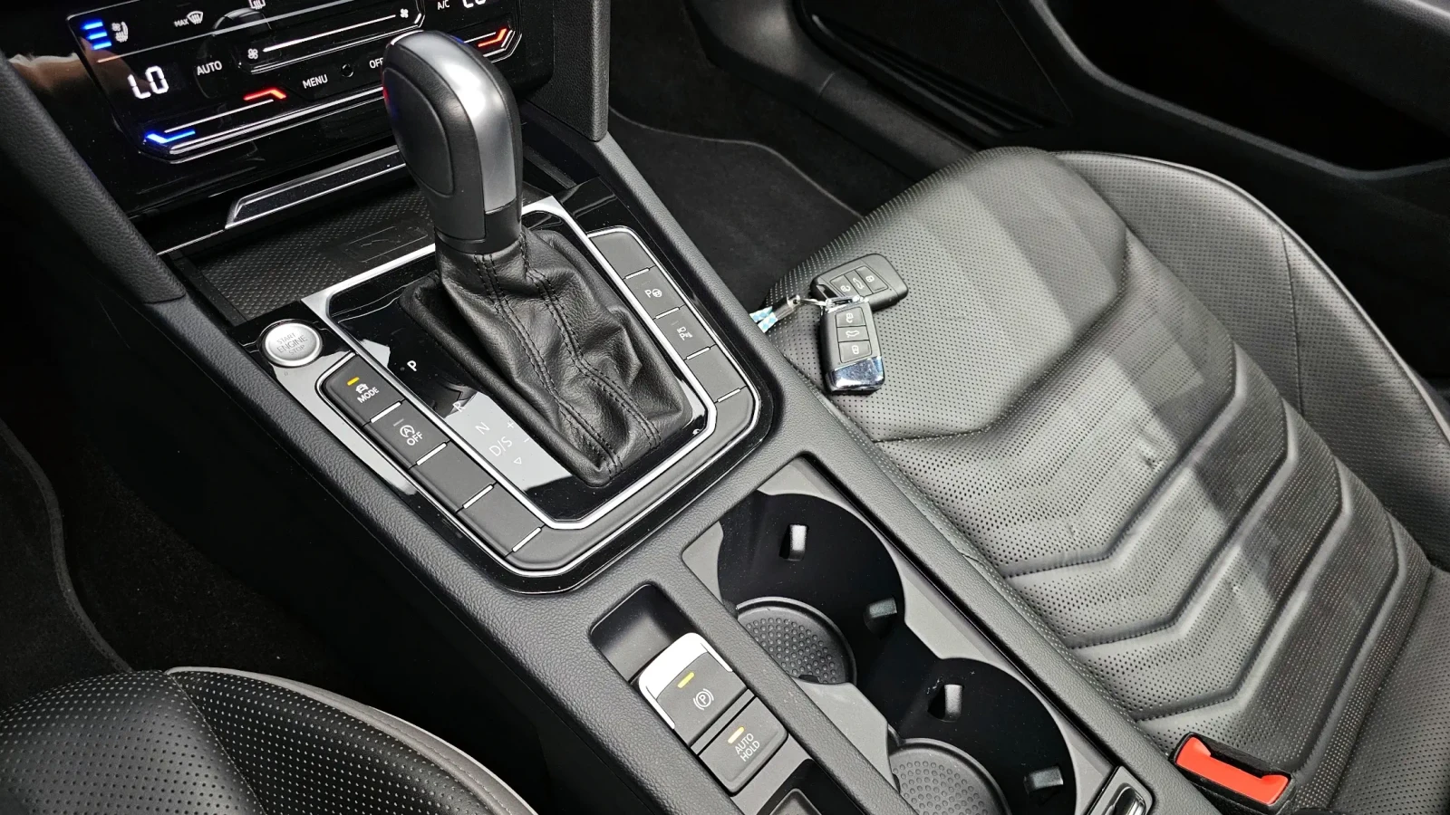 VW Arteon 2.0 TDI Prestige, HeadUP, 360-cam, Подгрев, Обдух., снимка 16 - Автомобили и джипове - 54933096