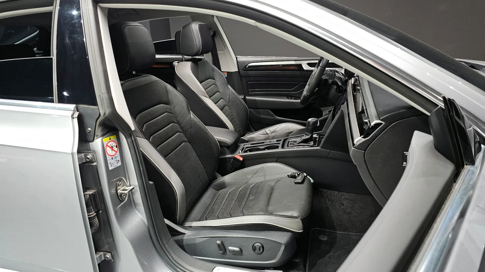 VW Arteon 2.0 TDI Prestige, HeadUP, 360-cam, Подгрев, Обдух., снимка 9 - Автомобили и джипове - 54933096