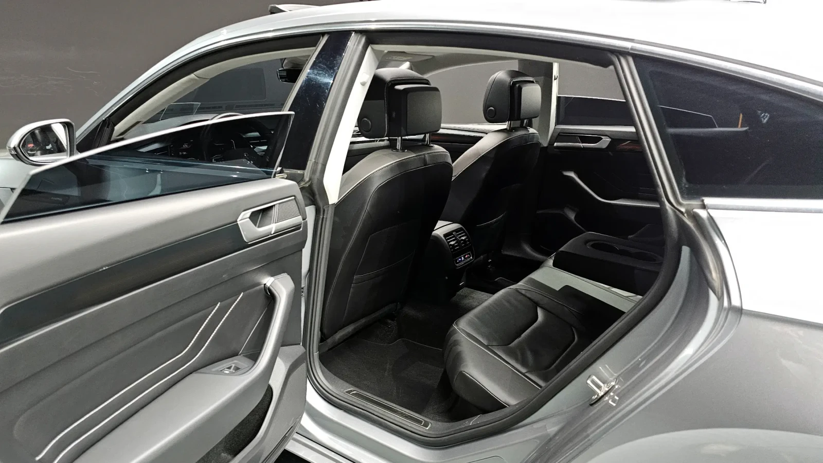 VW Arteon 2.0 TDI Prestige, HeadUP, 360-cam, Подгрев, Обдух., снимка 10 - Автомобили и джипове - 54933096