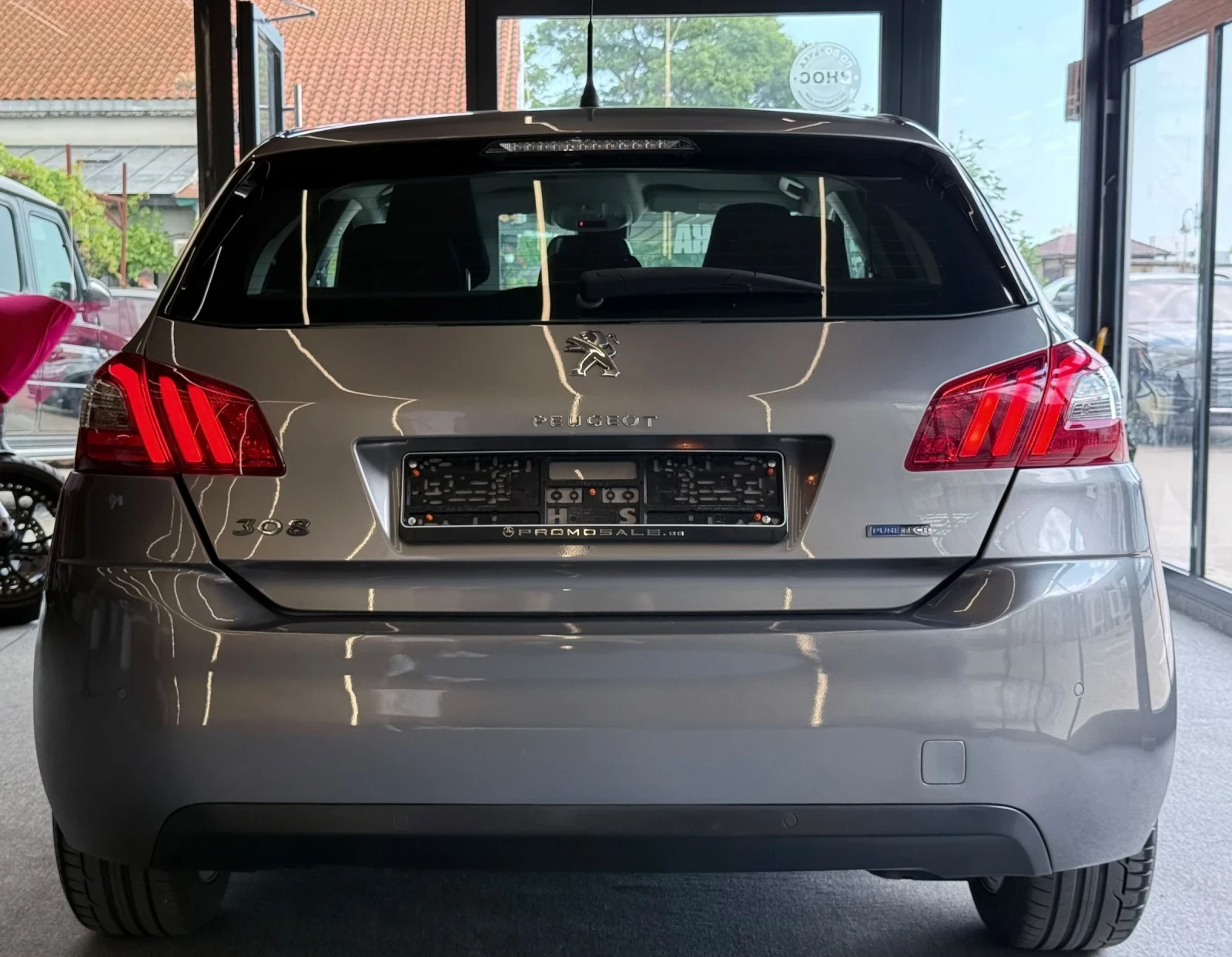 Peugeot 308 1.2i PureTech 130hp Auto, снимка 5 - Автомобили и джипове - 55177349