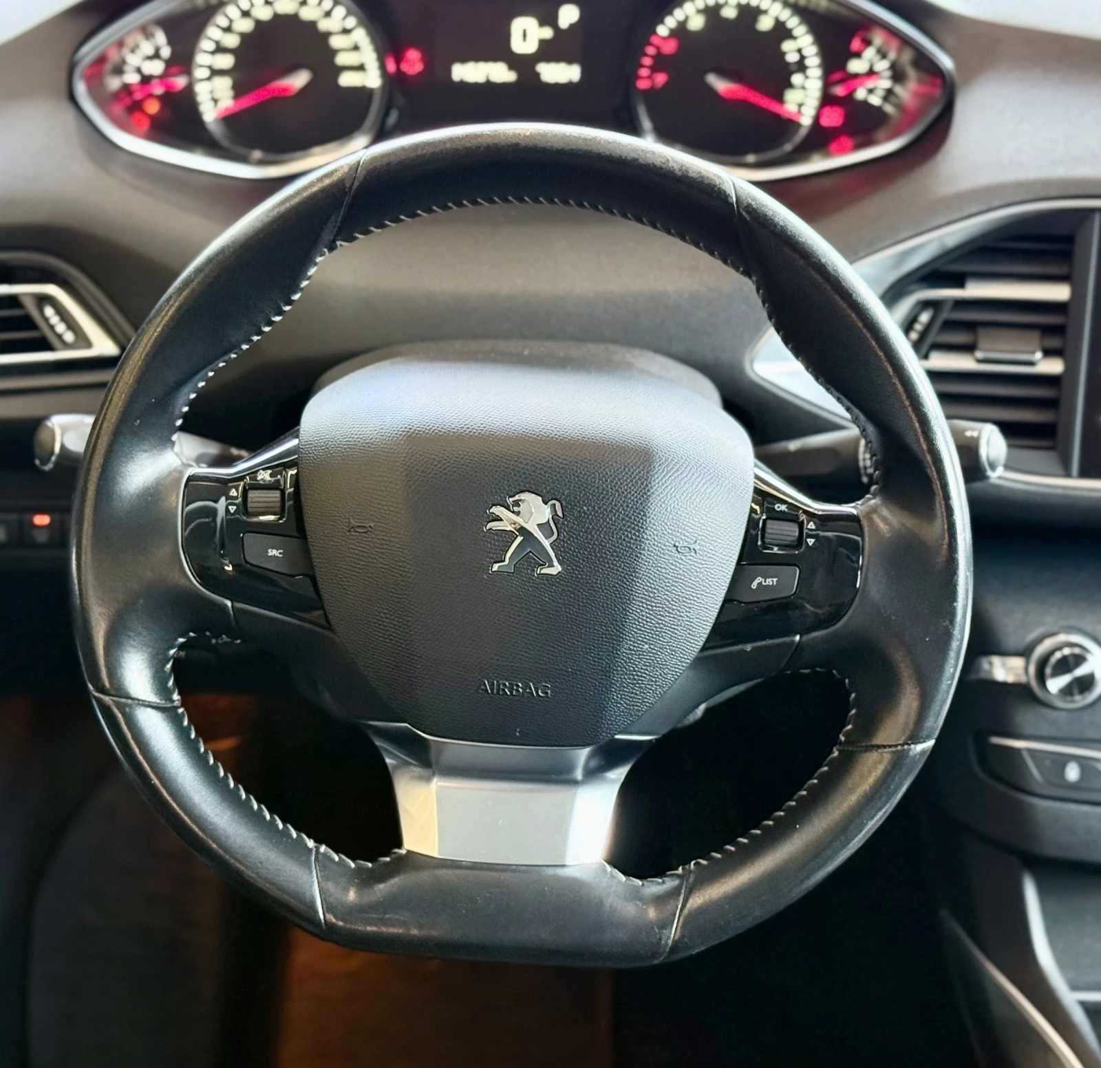 Peugeot 308 1.2i PureTech 130hp Auto, снимка 10 - Автомобили и джипове - 55177349