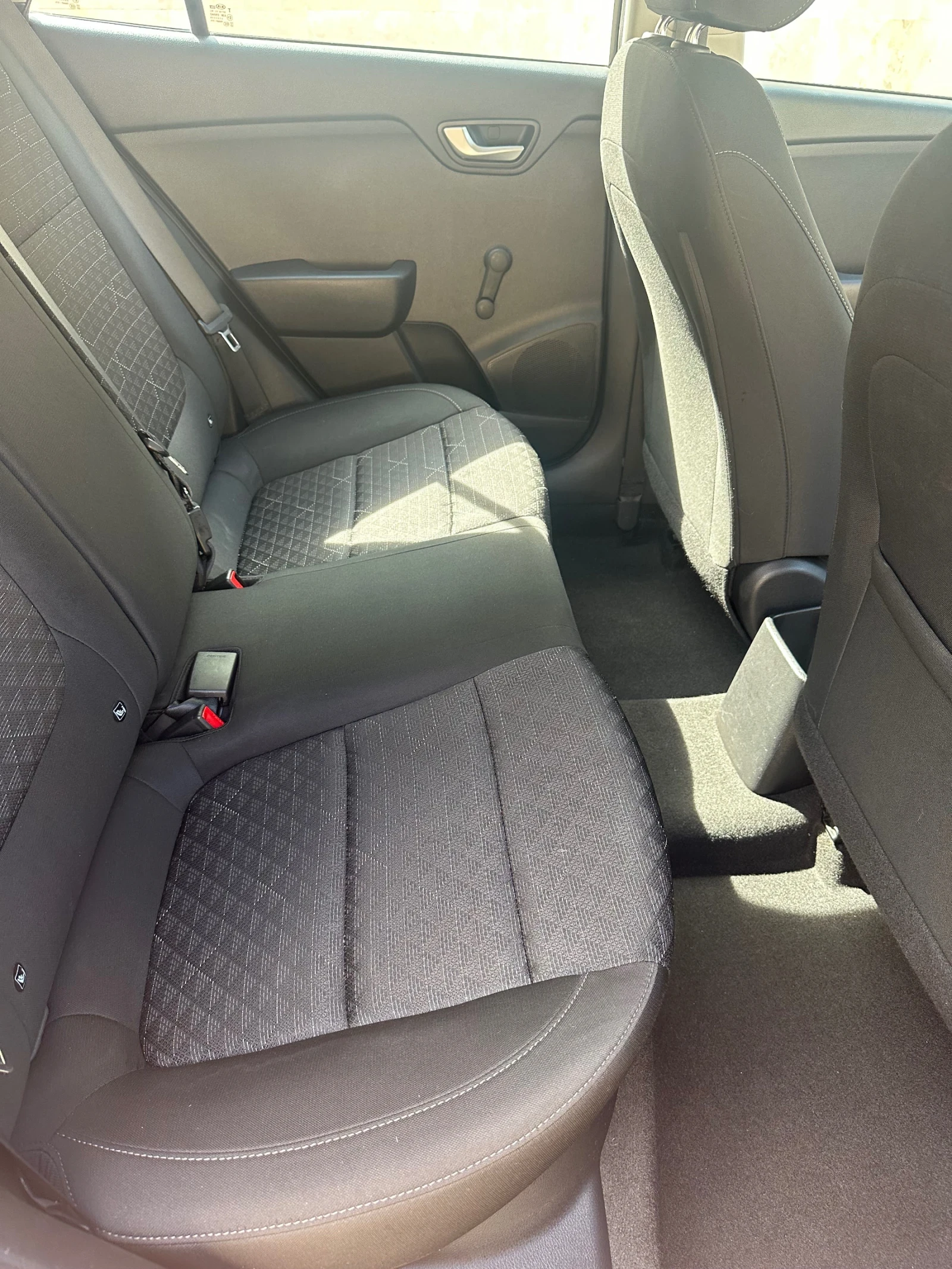 Kia Rio 1.4 MPI ГАРАНЦИОНЕН, снимка 12 - Автомобили и джипове - 55950976