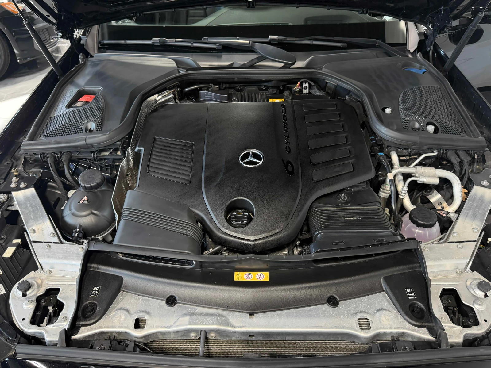 Mercedes-Benz E 450 CARFAX, снимка 12 - Автомобили и джипове - 55979086