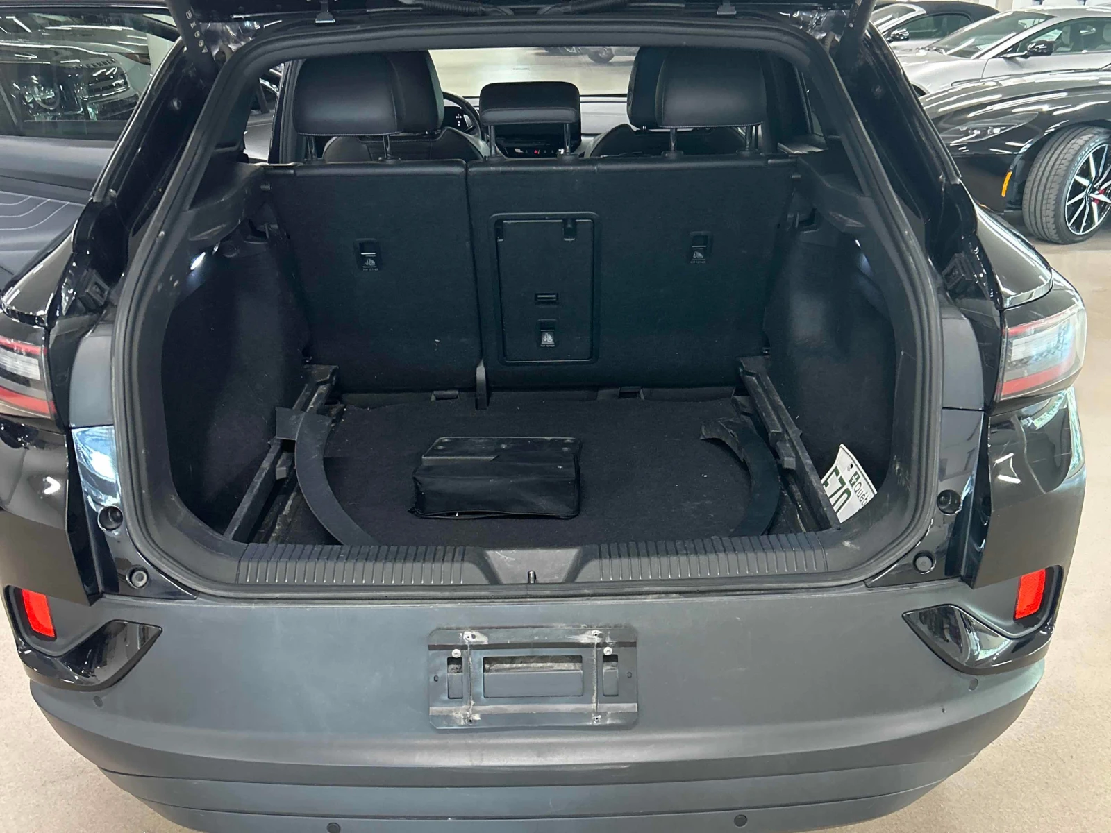 VW ID.4 * Pro * CARFAX * БЕЗ ПЪРВОНАЧАЛНА ВНОСКА, снимка 15 - Автомобили и джипове - 56056704