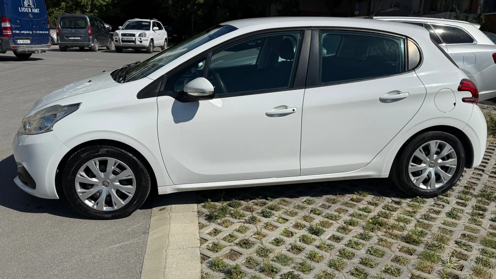 Peugeot 208, снимка 4 - Автомобили и джипове - 56182255