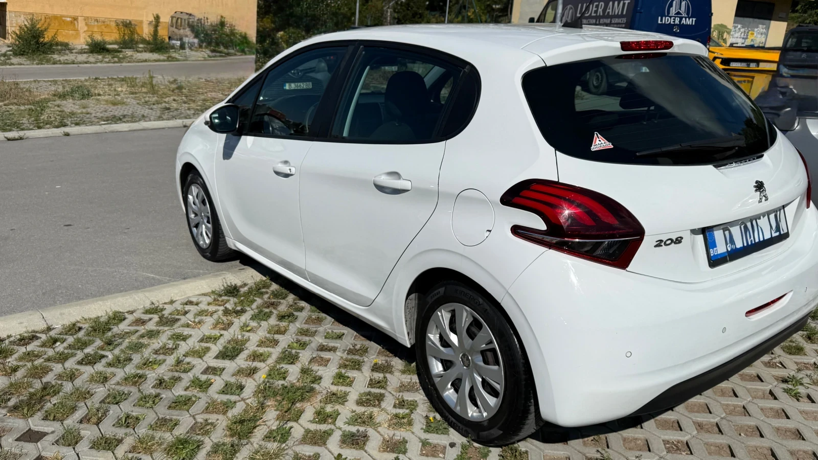Peugeot 208, снимка 3 - Автомобили и джипове - 56182255