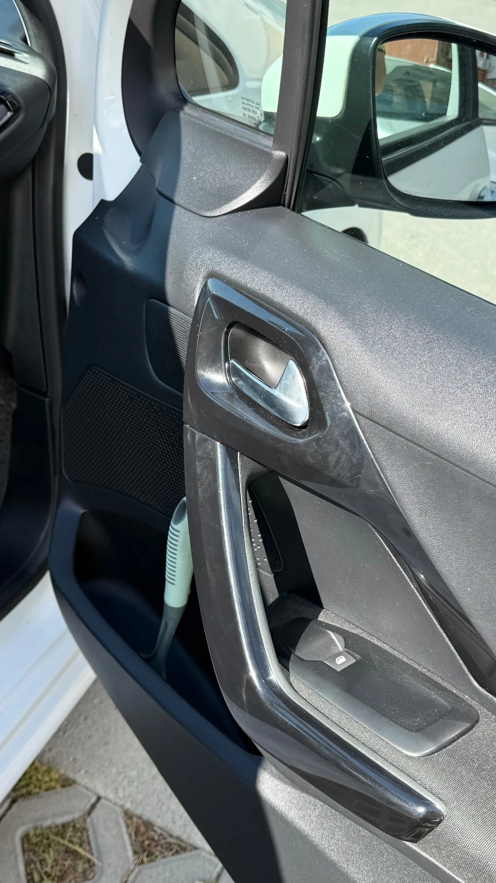 Peugeot 208, снимка 10 - Автомобили и джипове - 56182255