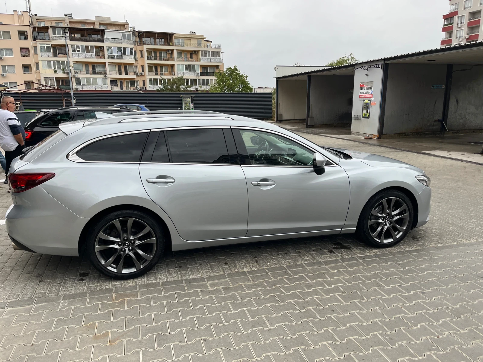 Mazda 6 2.2 175 full head up keyless! Швейцария, снимка 7 - Автомобили и джипове - 56242431