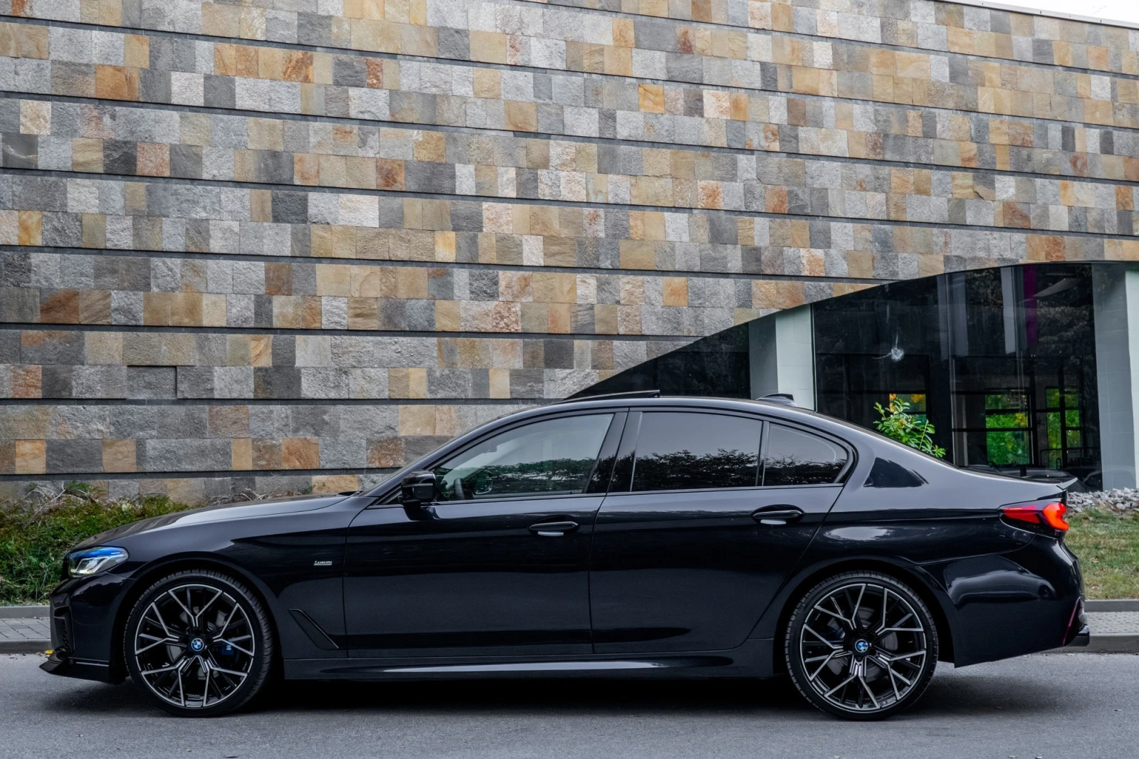 BMW 540 d* X-DRIVE* M-PERFORMANCE* 3XTV* LASER LIGHT | Mobile.bg � ����������� 2
