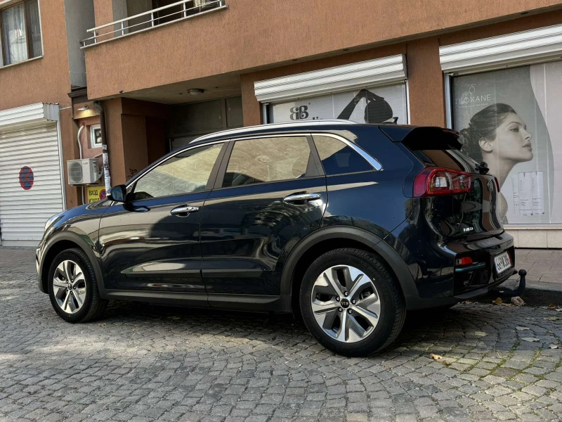 Kia Niro Premium 64Kwh, снимка 5 - Автомобили и джипове - 47734247