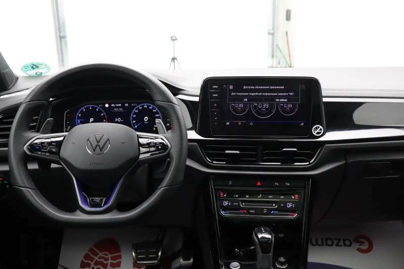 VW T-Roc R 300HP/ 4x4 / NAVI / PANO / AKRAPOVIC /  , снимка 15 - Автомобили и джипове - 52157595