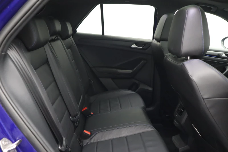 VW T-Roc R 300HP/ 4x4 / NAVI / PANO / AKRAPOVIC /  , снимка 12 - Автомобили и джипове - 52157595