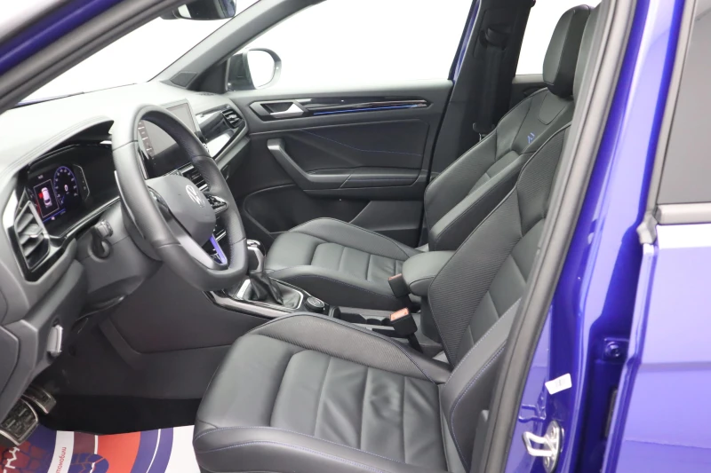 VW T-Roc R 300HP/ 4x4 / NAVI / PANO / AKRAPOVIC /  , снимка 9 - Автомобили и джипове - 52157595