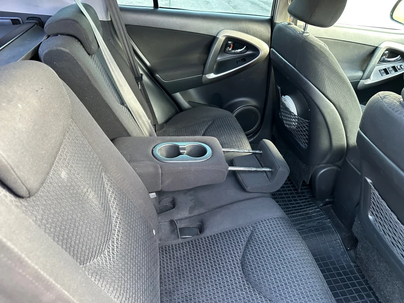 Toyota Rav4 2.2D 177кс 4X4, снимка 13 - Автомобили и джипове - 52613675