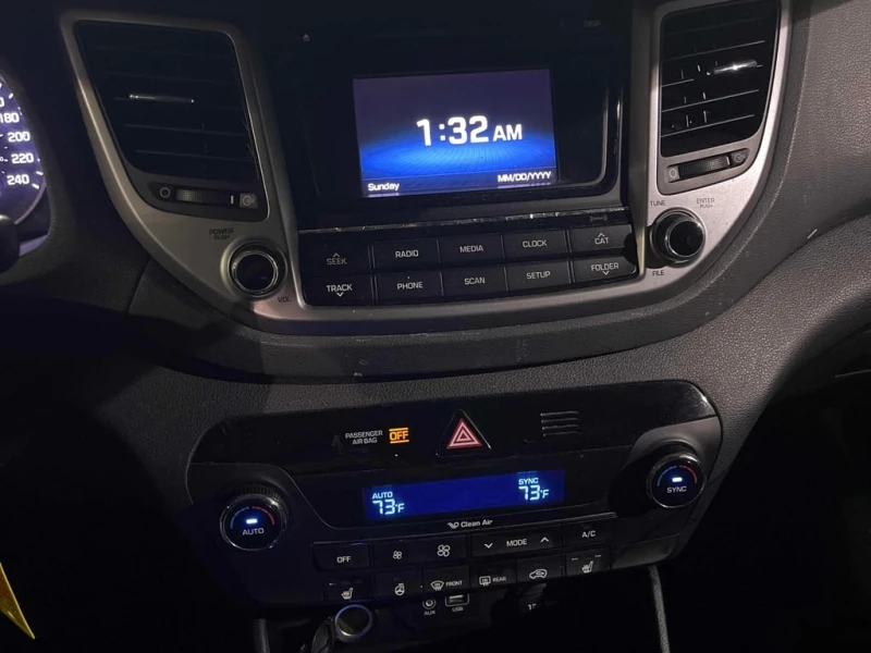 Hyundai Tucson * Premium * CARFAX * , снимка 10 - Автомобили и джипове - 52951643