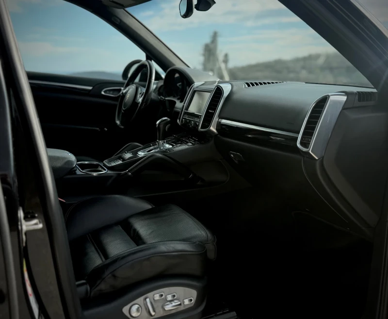Porsche Cayenne, снимка 12 - Автомобили и джипове - 53399565