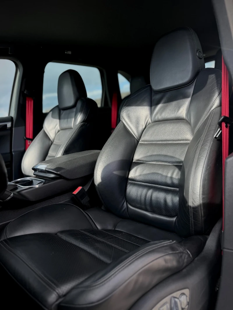 Porsche Cayenne, снимка 14 - Автомобили и джипове - 53399565