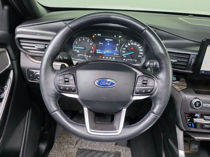Ford Explorer 2.3 H Automatic, снимка 13 - Автомобили и джипове - 55814499