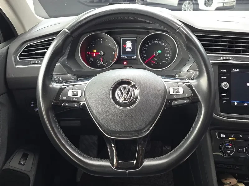 VW Tiguan 2.0 Tdi Premium, снимка 13 - Автомобили и джипове - 56266941