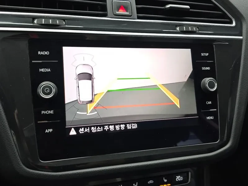 VW Tiguan 2.0 Tdi Premium, снимка 17 - Автомобили и джипове - 56266941