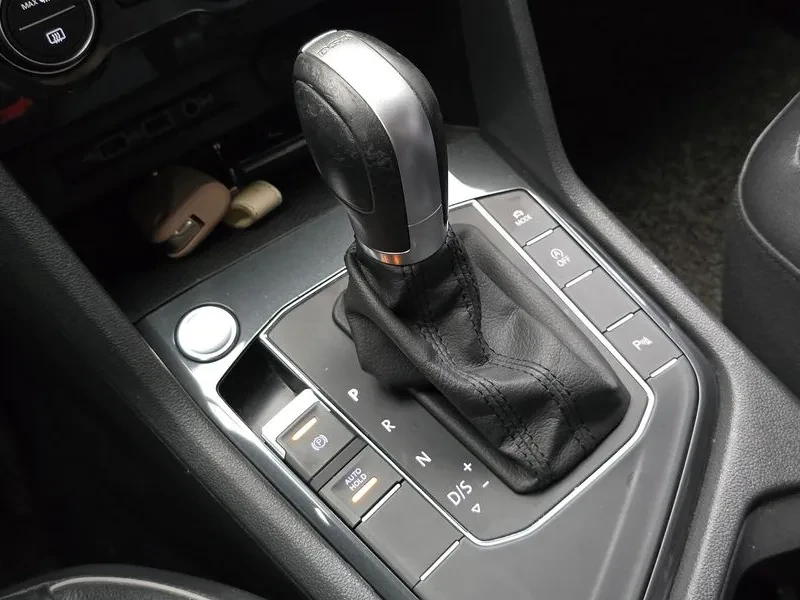 VW Tiguan 2.0 Tdi Premium, снимка 9 - Автомобили и джипове - 56266941