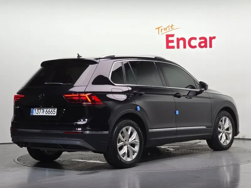 VW Tiguan 2.0 Tdi Premium, снимка 2 - Автомобили и джипове - 56266941