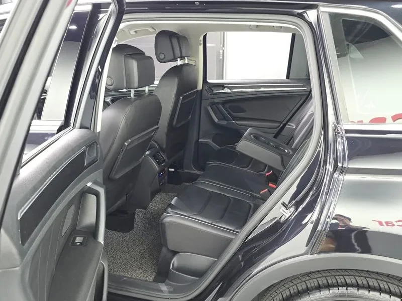 VW Tiguan 2.0 Tdi Premium, снимка 11 - Автомобили и джипове - 56266941