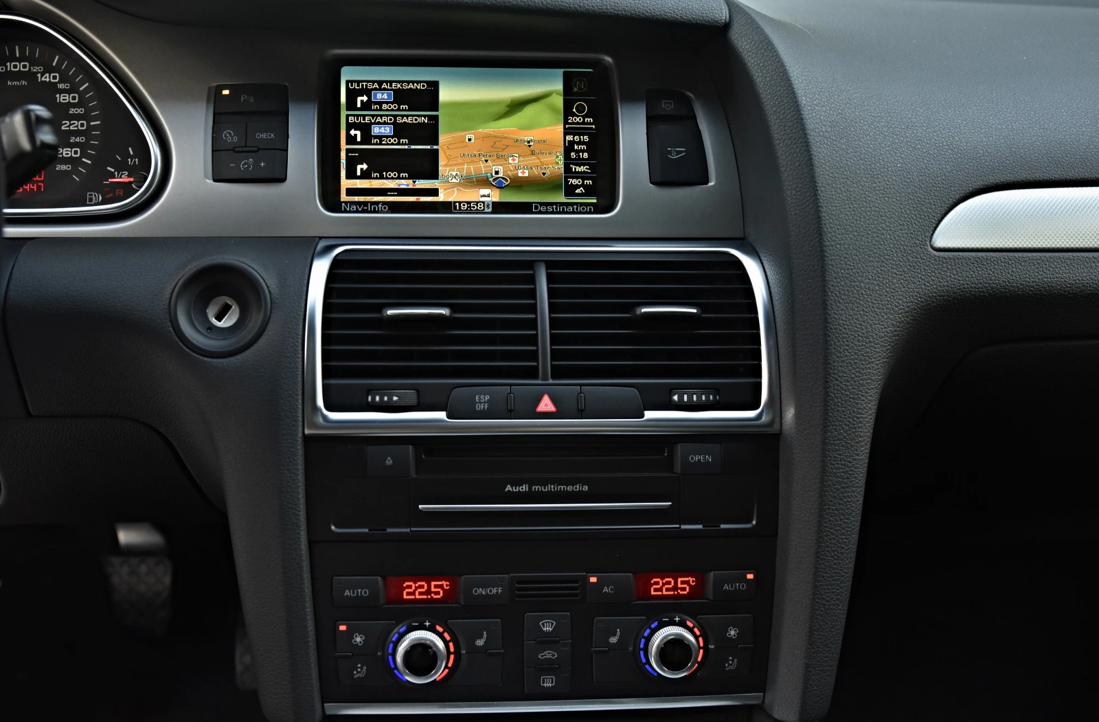 Audi Q7 4.2TDI\CAMERA\PANORAMA\BOSE\7 \ | Mobile.bg   11