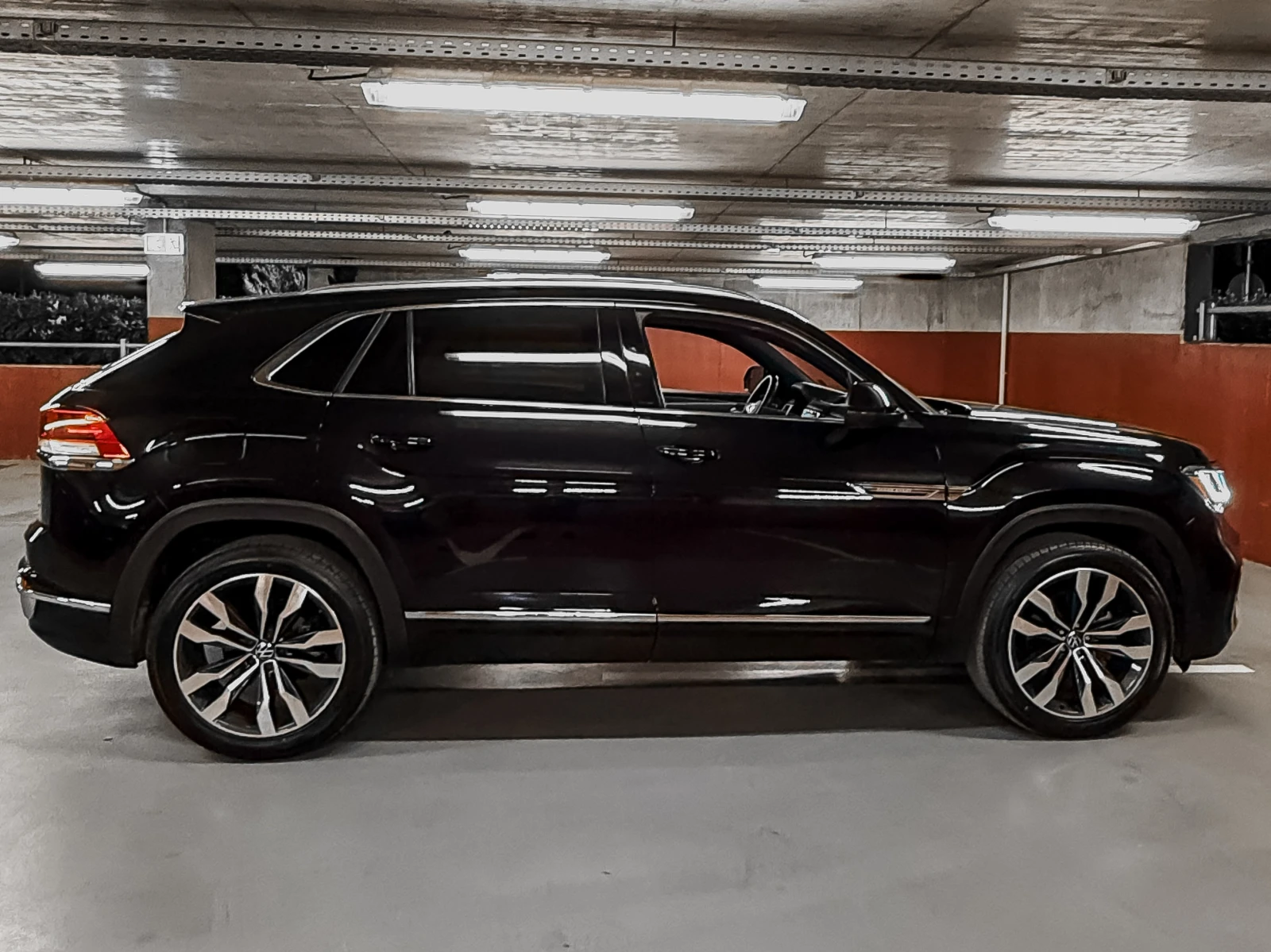 VW Atlas CROSS SPORT V6 3.6 SEL PREMIUM R-LINE 4MOTION  - изображение 8