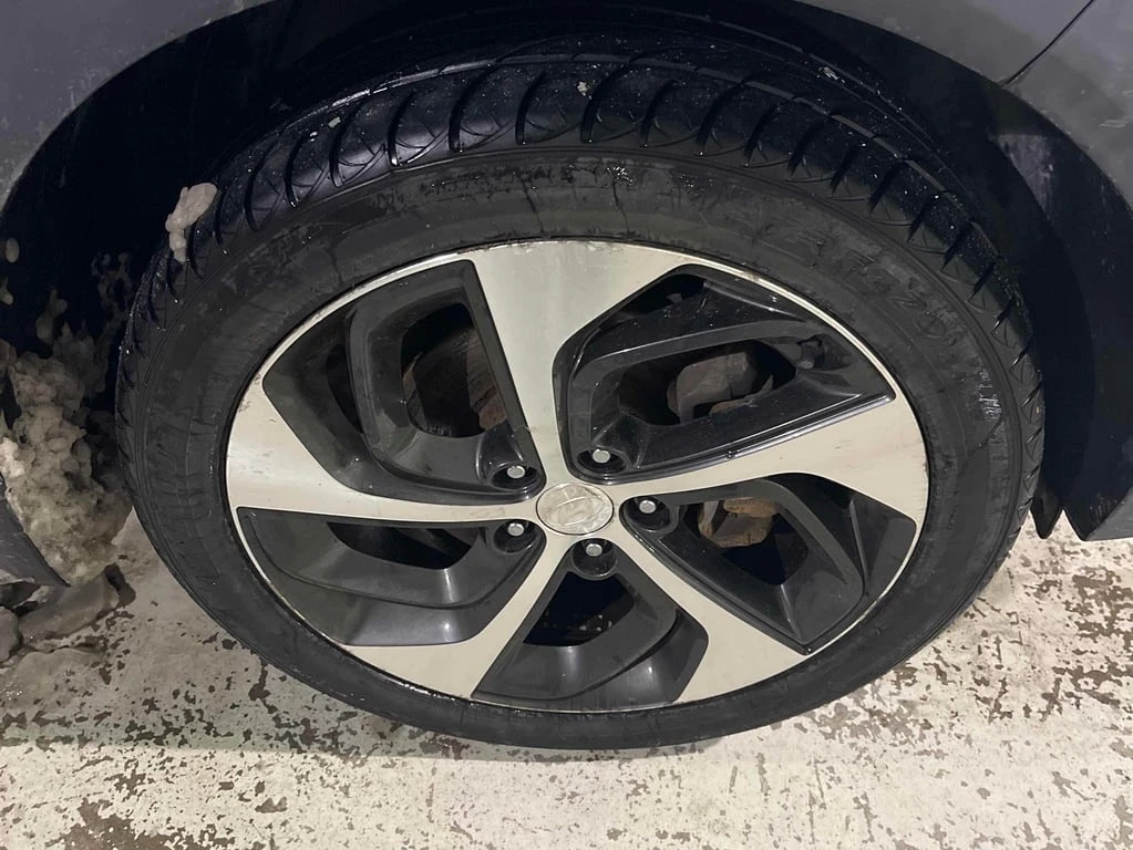 Hyundai Tucson * Premium * CARFAX *  - изображение 6