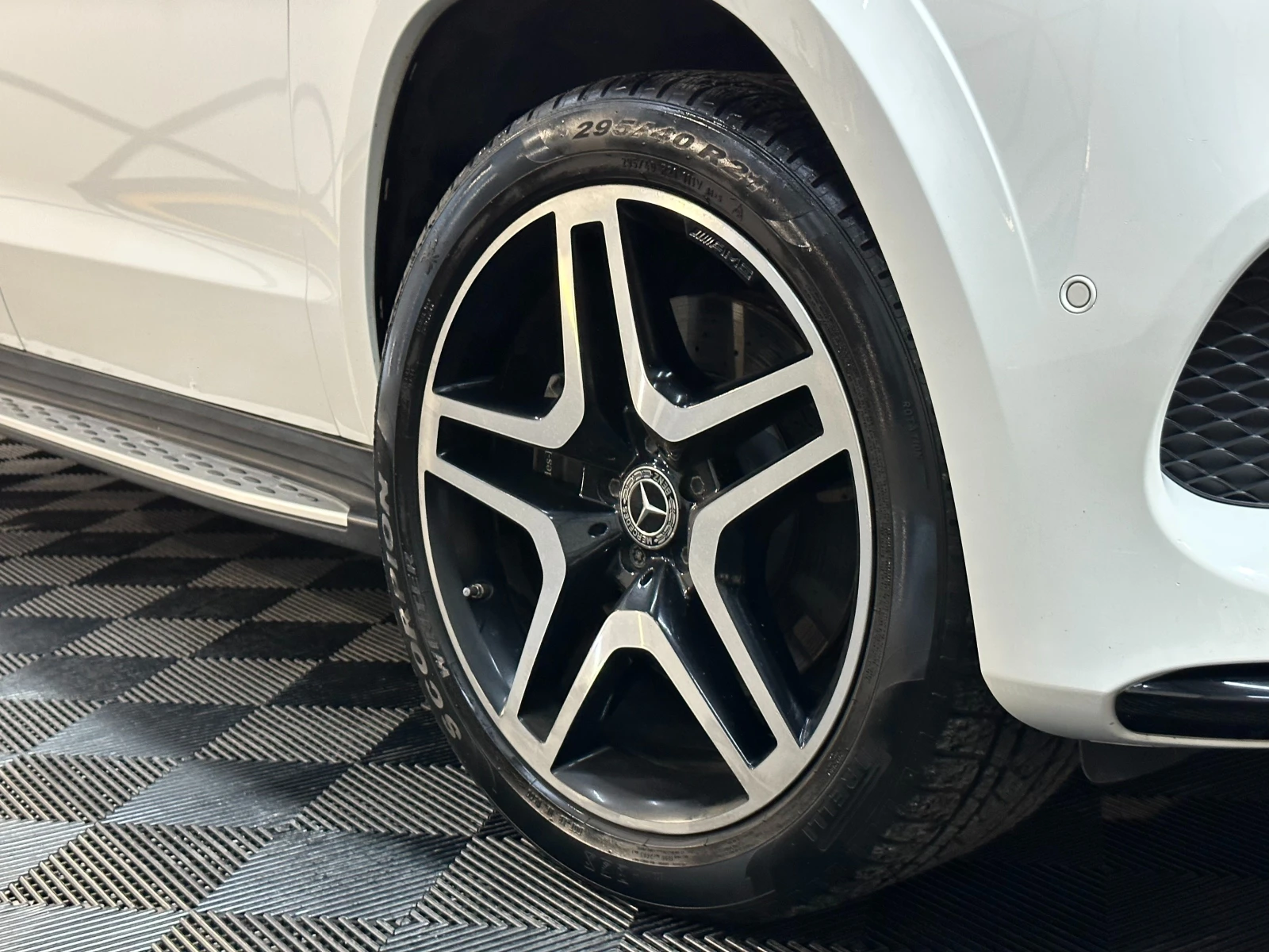 Mercedes-Benz GLS 500 550 * AMG* 360* ОБДУХВАНЕ* ПАНОРАМА , снимка 7 - Автомобили и джипове - 53035963