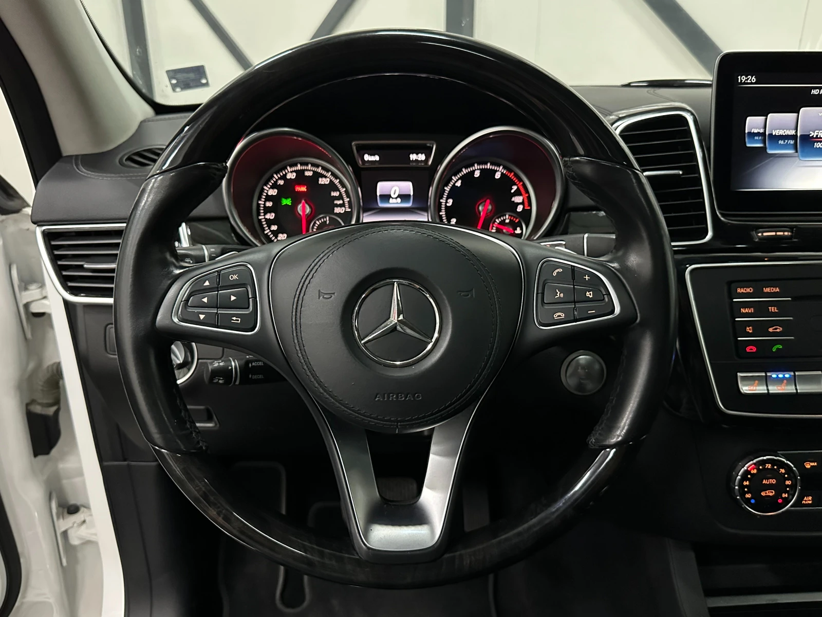 Mercedes-Benz GLS 500 550 * AMG* 360* ОБДУХВАНЕ* ПАНОРАМА , снимка 11 - Автомобили и джипове - 53035963