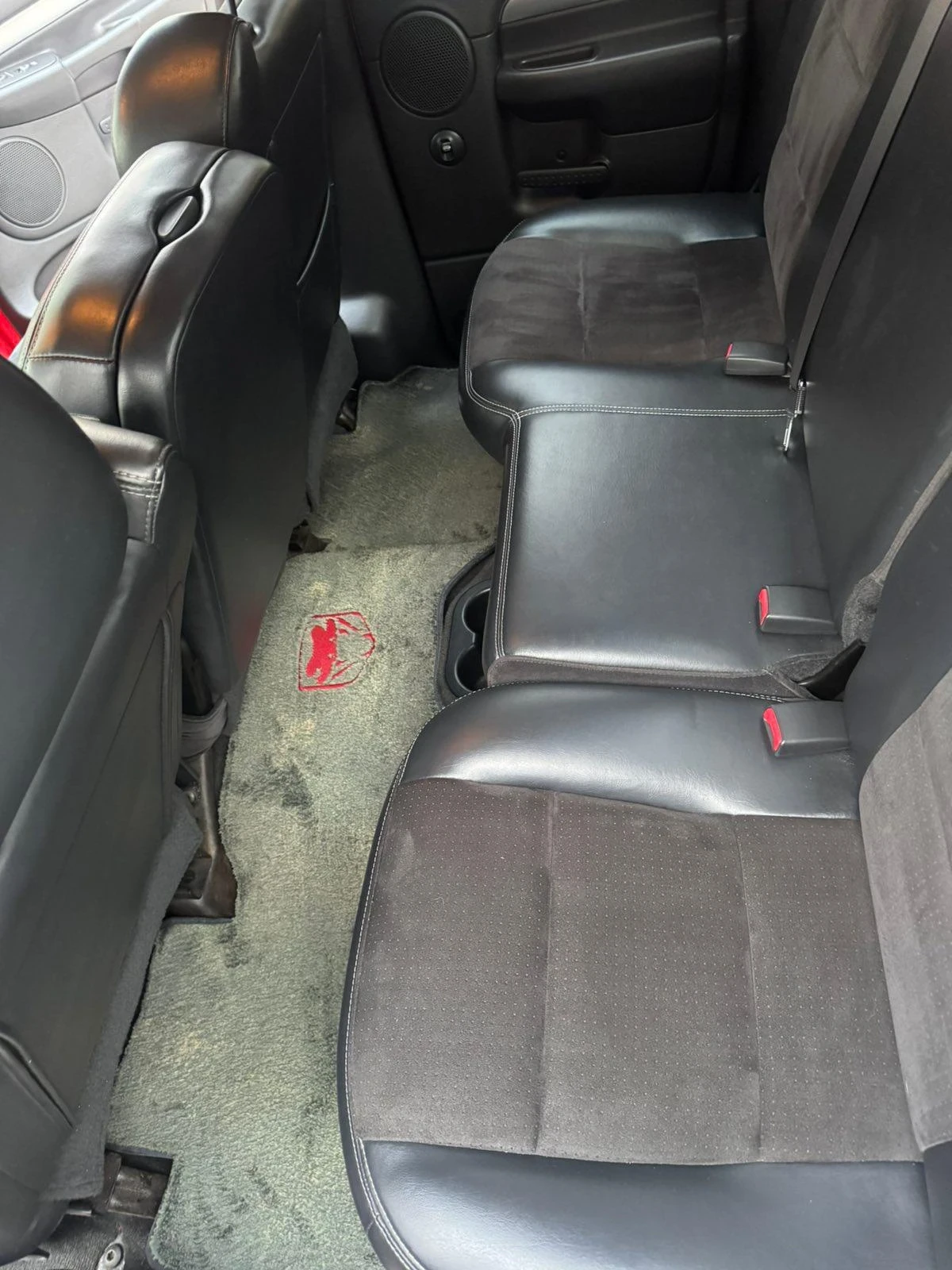 Dodge Ram SRT-10 - изображение 10