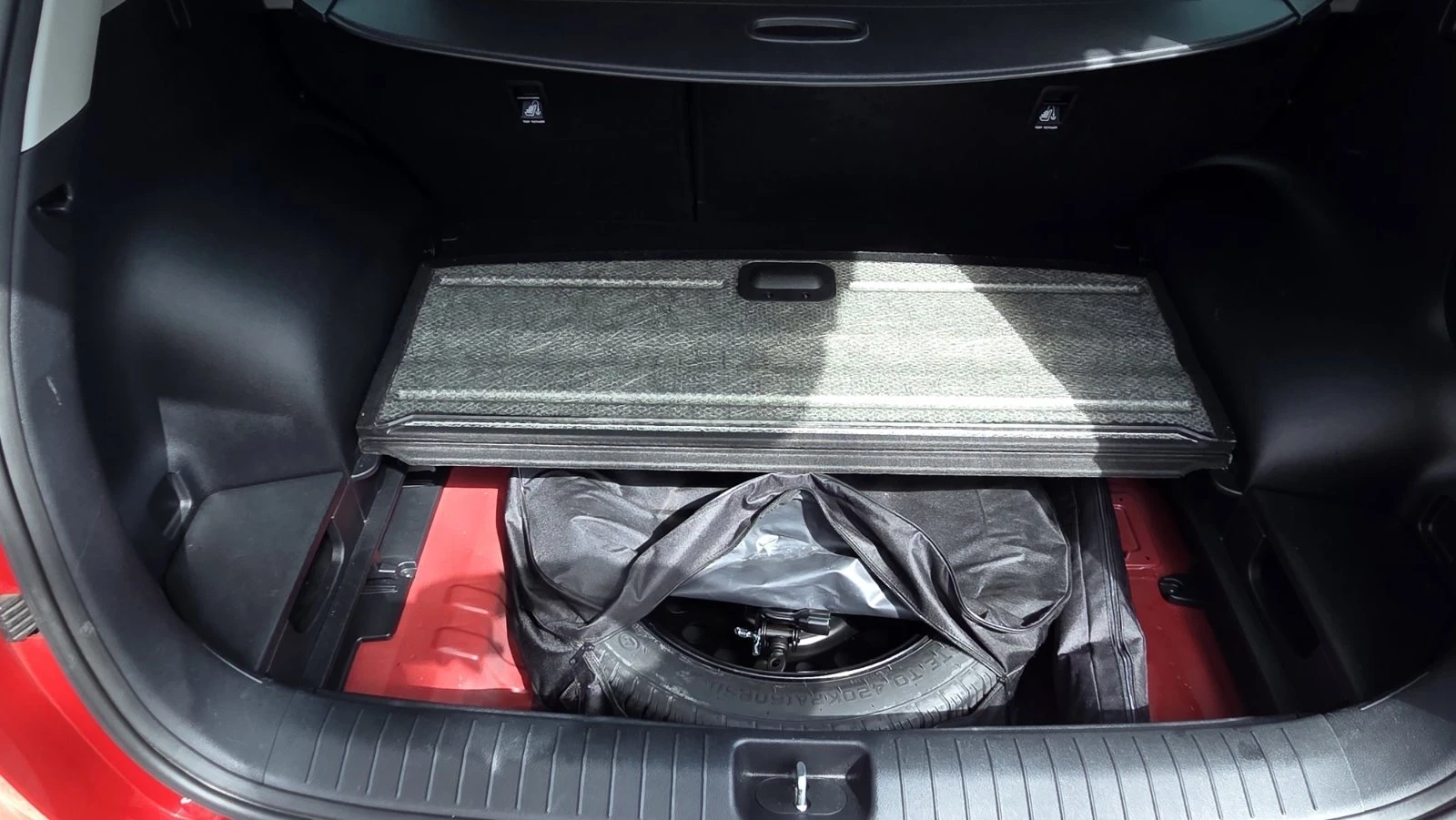 Kia Sportage 1.6i , 55.000km, снимка 8 - Автомобили и джипове - 54009390