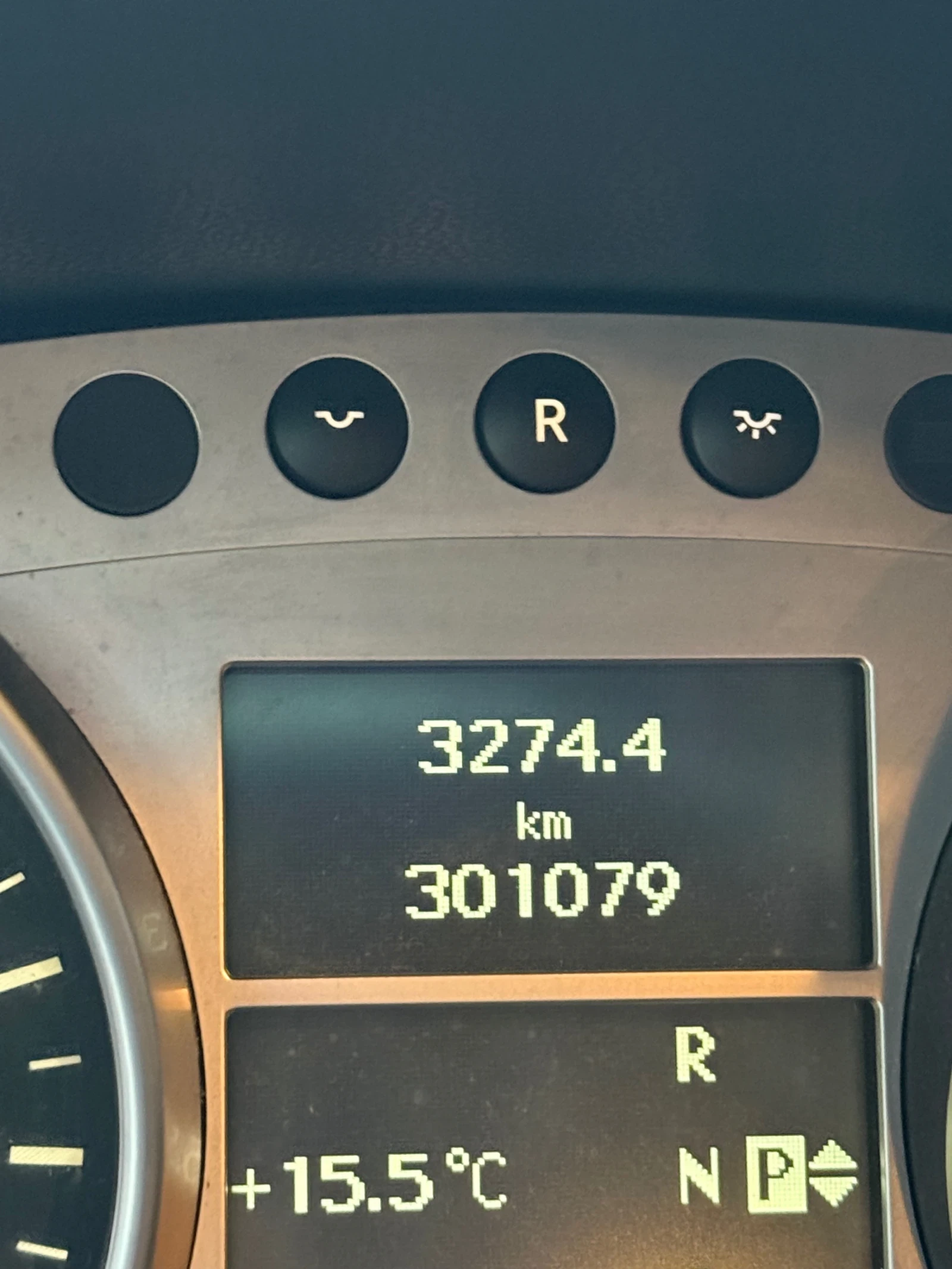Mercedes-Benz ML 320, снимка 10 - Автомобили и джипове - 54591651