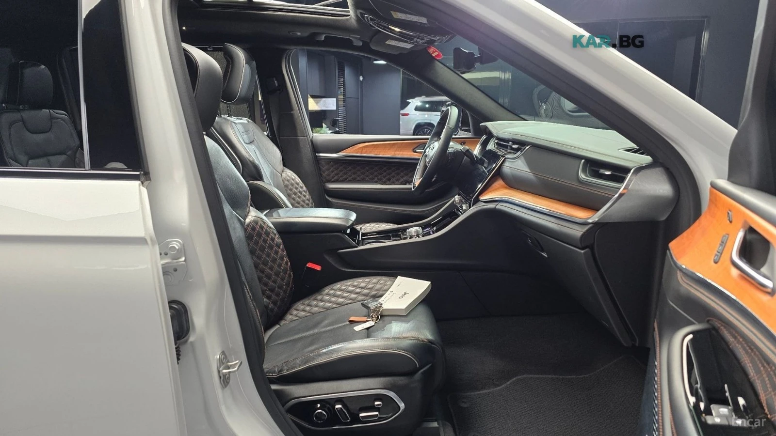 Jeep Cherokee SUMMIT* RESERVE* ПОДГРЕВ* ОБДУХ* 360* ДИСТРОНИК* , снимка 9 - Автомобили и джипове - 55800780