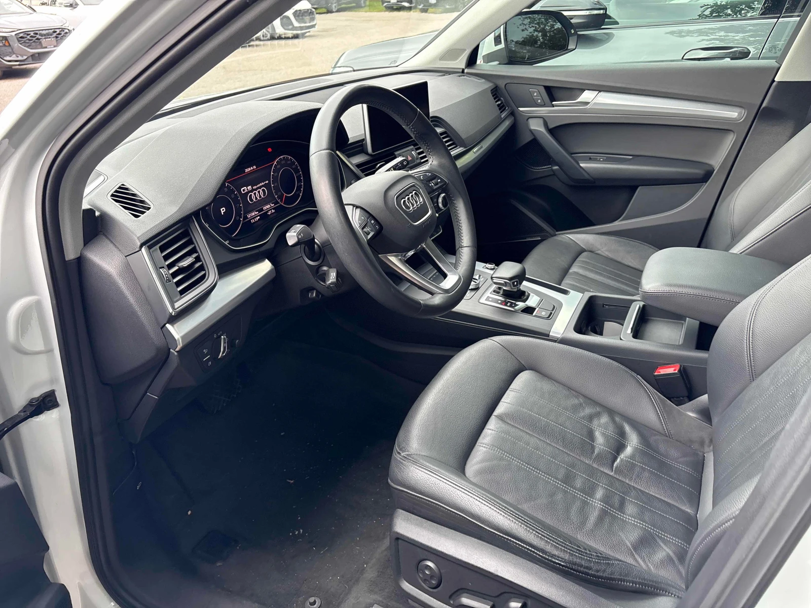 Audi Q5 * Technik * CARFAX * ОПЦИЯ ЗА ФИНАНСИРАНЕ * , снимка 5 - Автомобили и джипове - 56119456