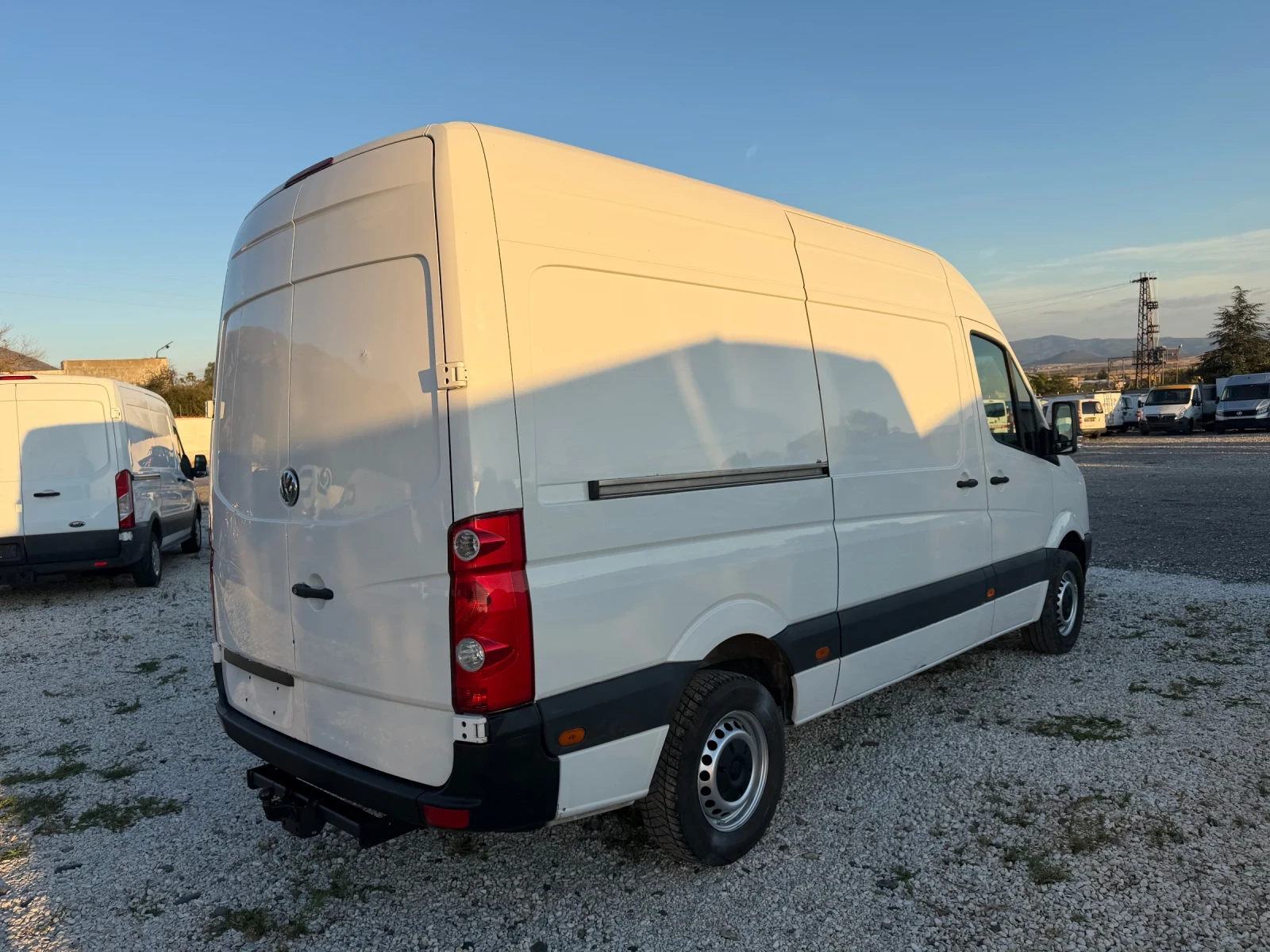 VW Crafter ТОП!КЛИМА!227х.км!НАВИ!, снимка 4 - Бусове и автобуси - 56297800