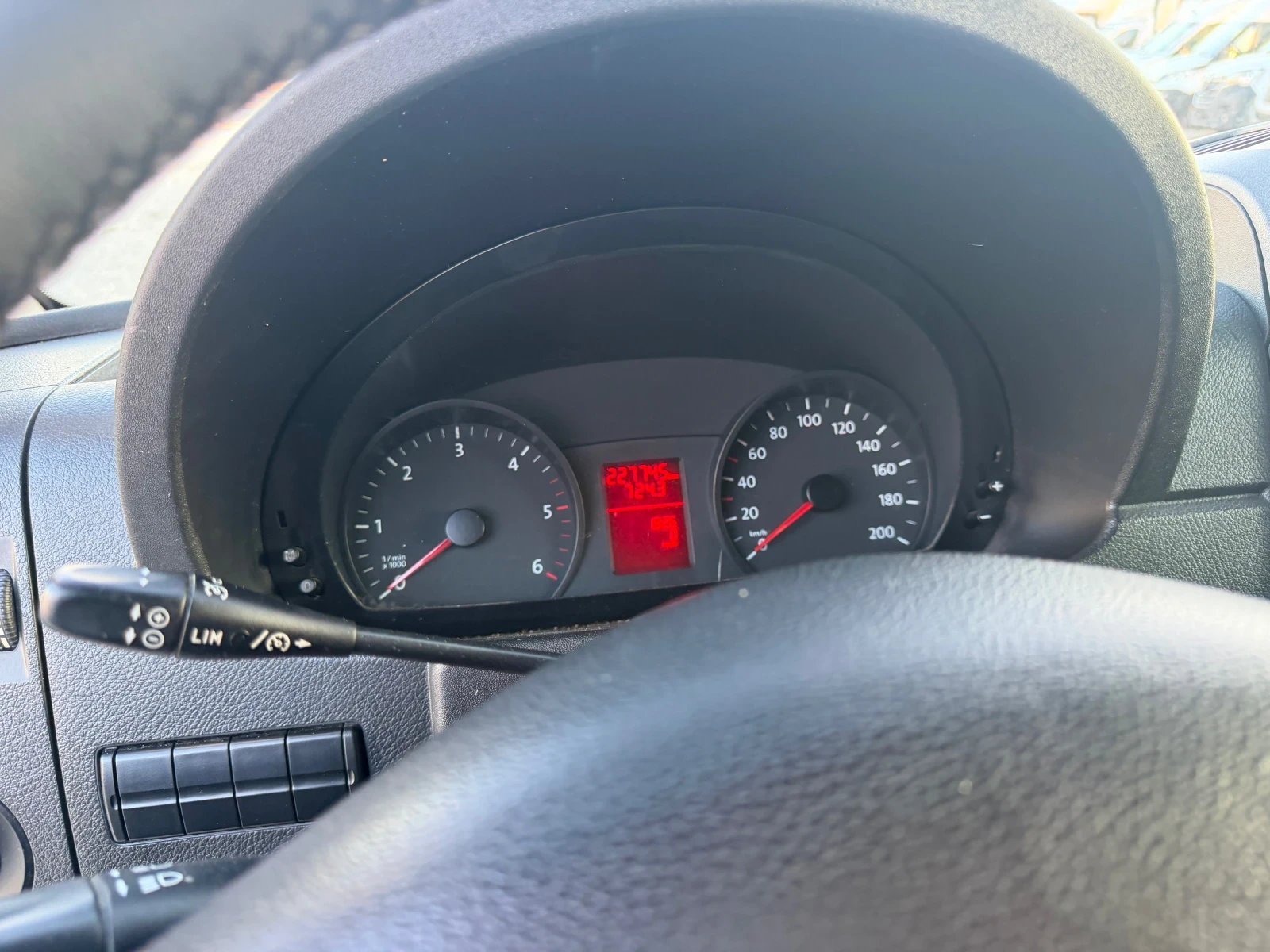 VW Crafter ТОП!КЛИМА!227х.км!НАВИ!, снимка 10 - Бусове и автобуси - 56297800