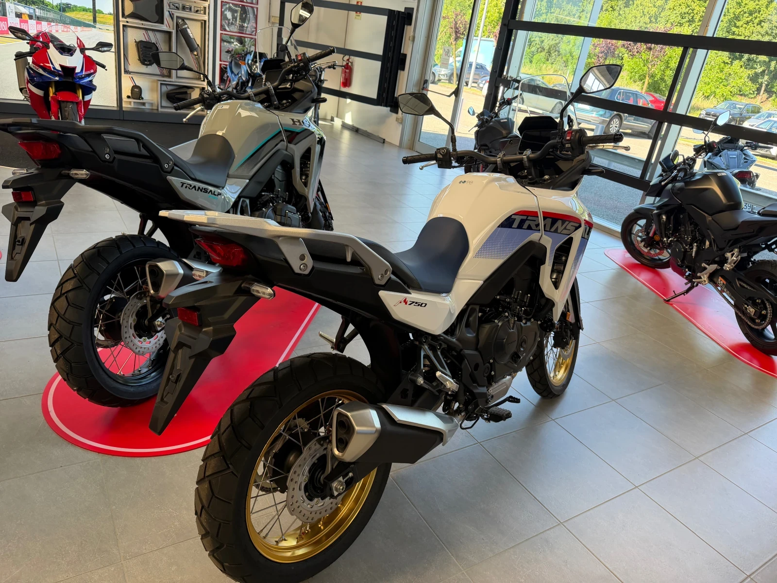 Honda Xl 750, снимка 2 - Мотоциклети и мототехника - 54682234