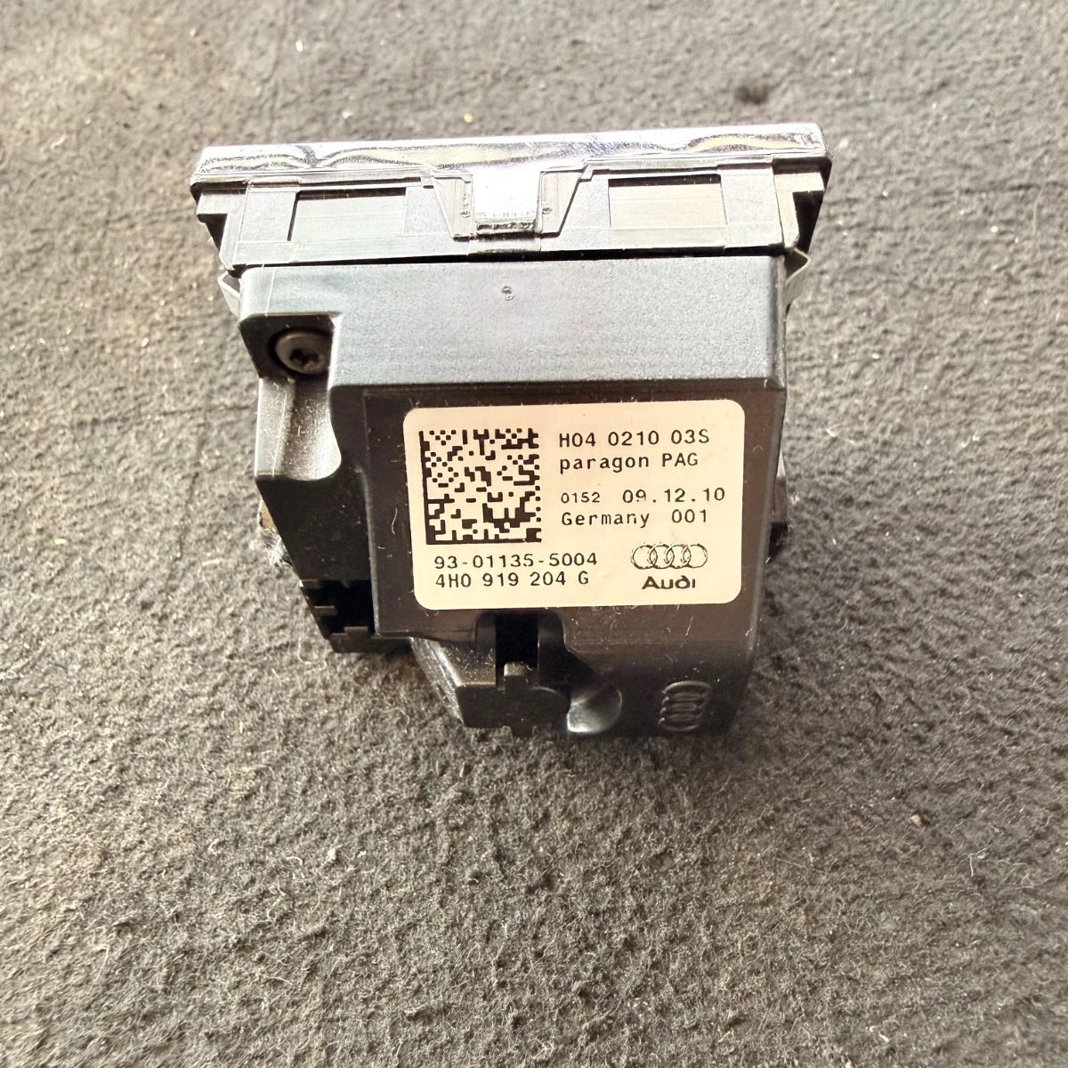 Часовник за Audi A8 D4 4H0919204G-1150