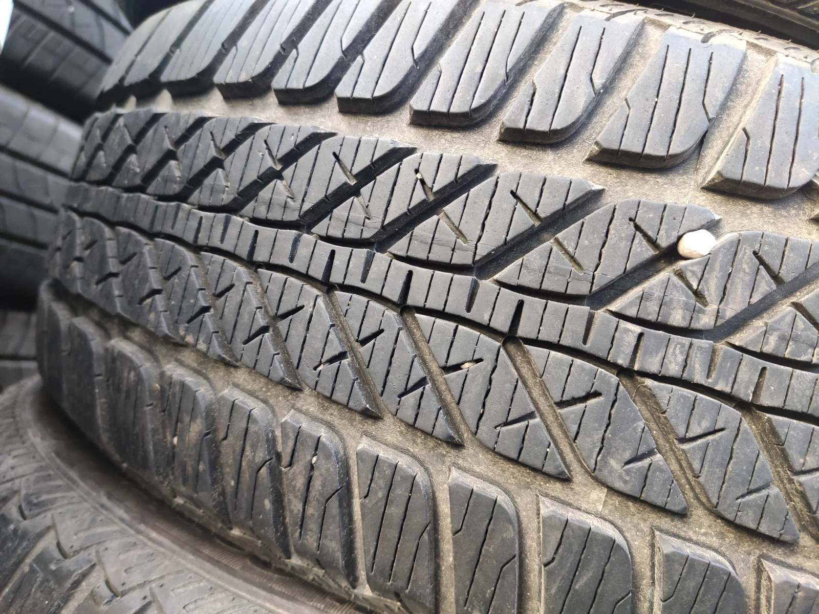 Гуми Зимни 195/55R15, снимка 3 - Гуми и джанти - 53953776