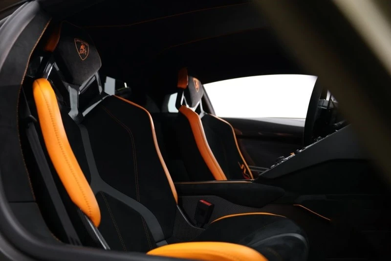 Lamborghini Aventador SVJ/ FULL CARBON/ CERAMIC/ AD PERSONAM/ SENSONUM/ , снимка 17 - Автомобили и джипове - 44990054