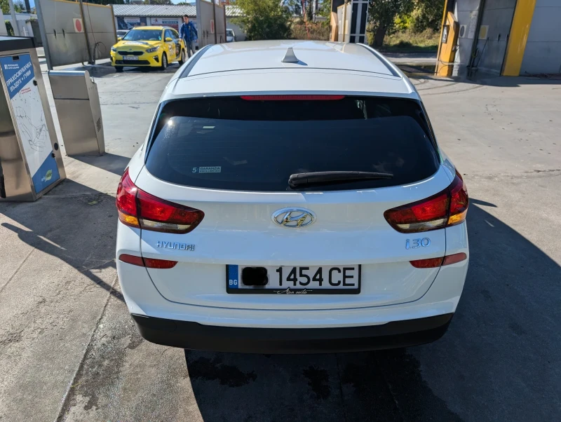 Hyundai I30 1.6 crdi, снимка 3 - Автомобили и джипове - 47405557