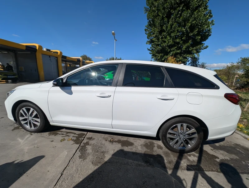 Hyundai I30 1.6 crdi, снимка 15 - Автомобили и джипове - 47405557