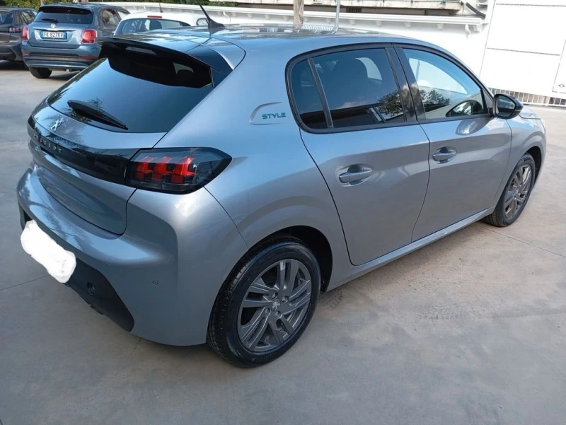 Peugeot 208 1.2, снимка 4 - Автомобили и джипове - 47995223