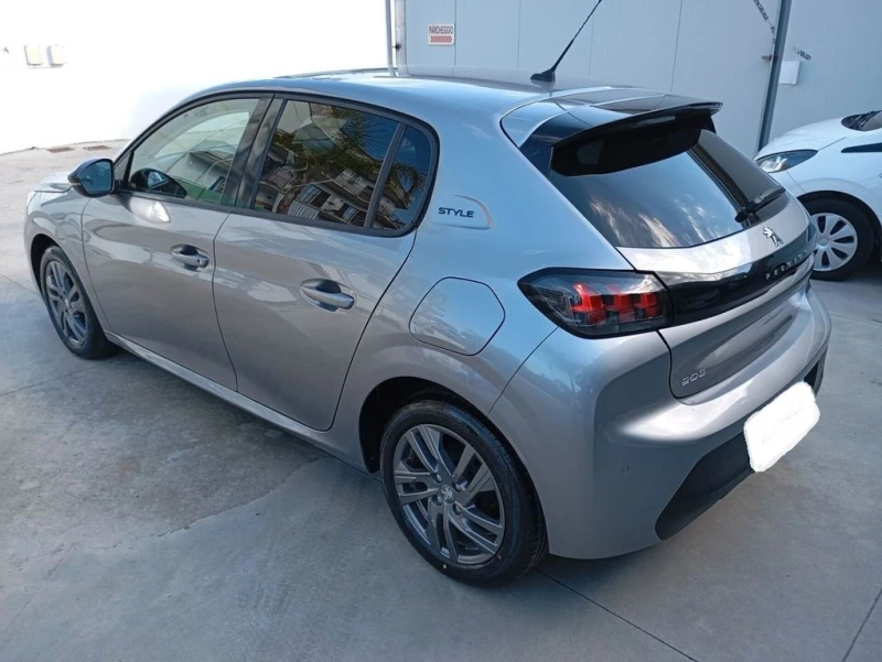 Peugeot 208 1.2, снимка 6 - Автомобили и джипове - 47995223