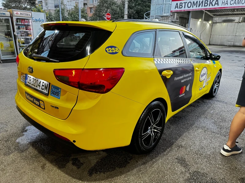 Kia Ceed, снимка 2 - Автомобили и джипове - 48579844